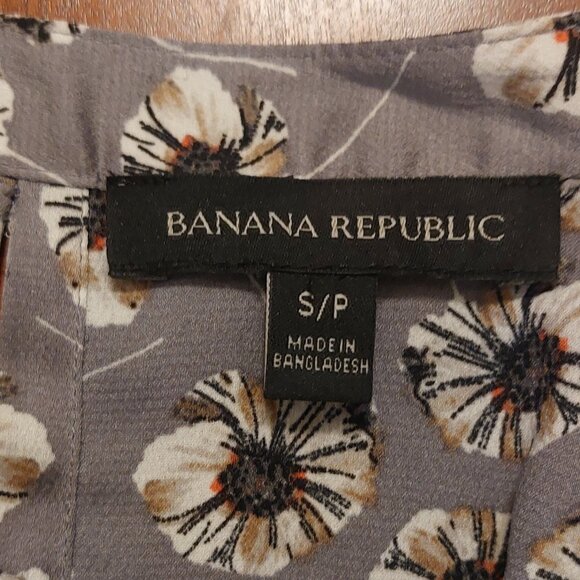 Banana Republic Silver Grey Floral Print Blouse Sz Small - Picture 7 of 8